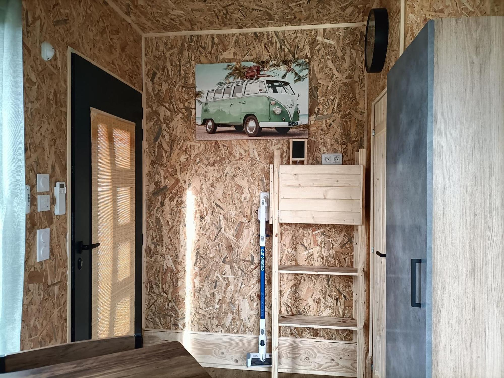 La Cabane Des Jours Heureux Saint-Laurent-de-Carnols Eksteriør billede